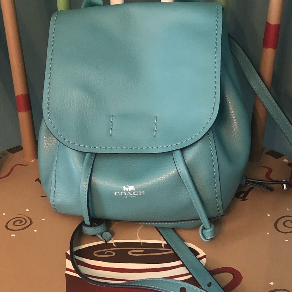 Classy backpack purse! Barely used!